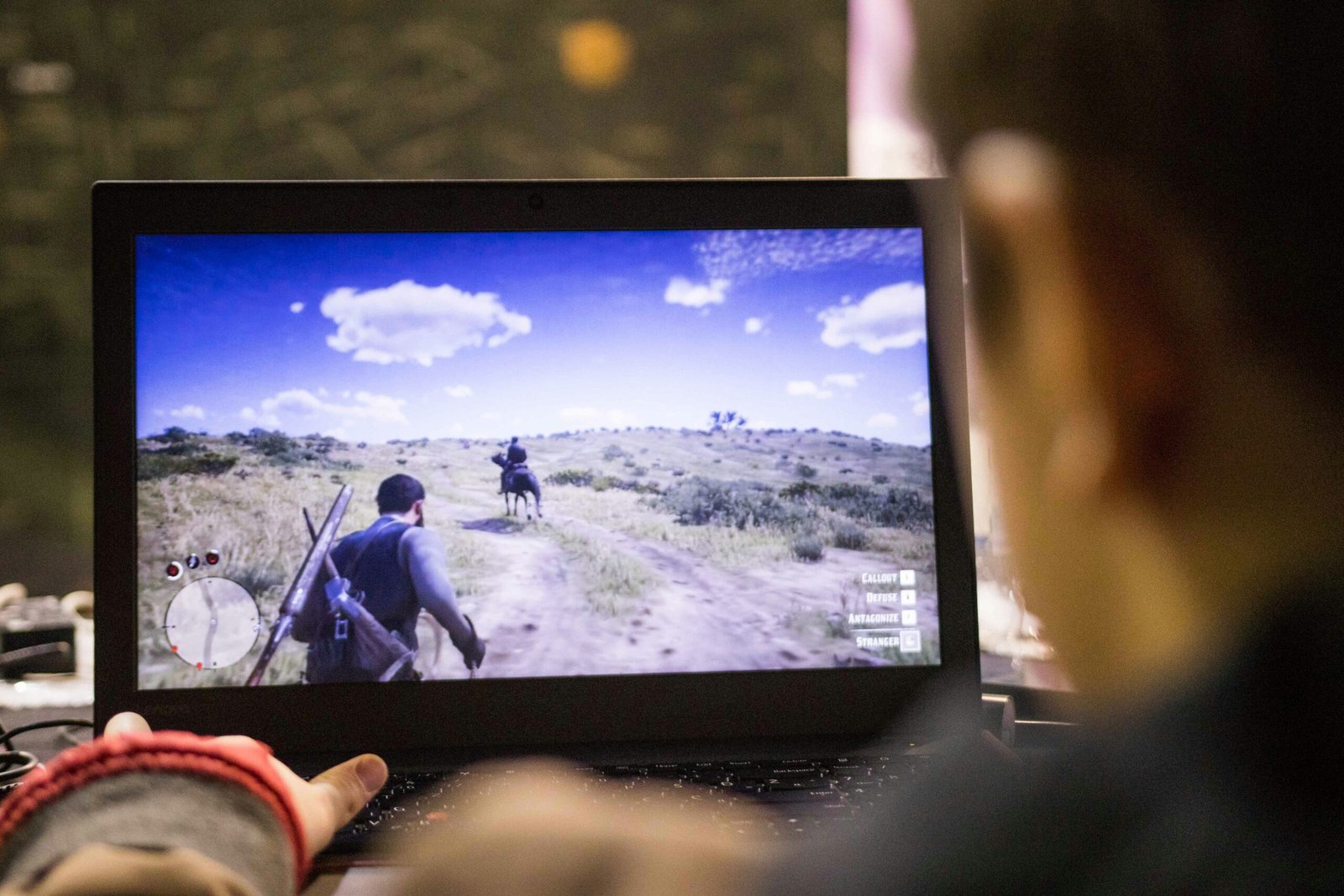 An Overwatch player practicing aiming drills in a simulated environment.