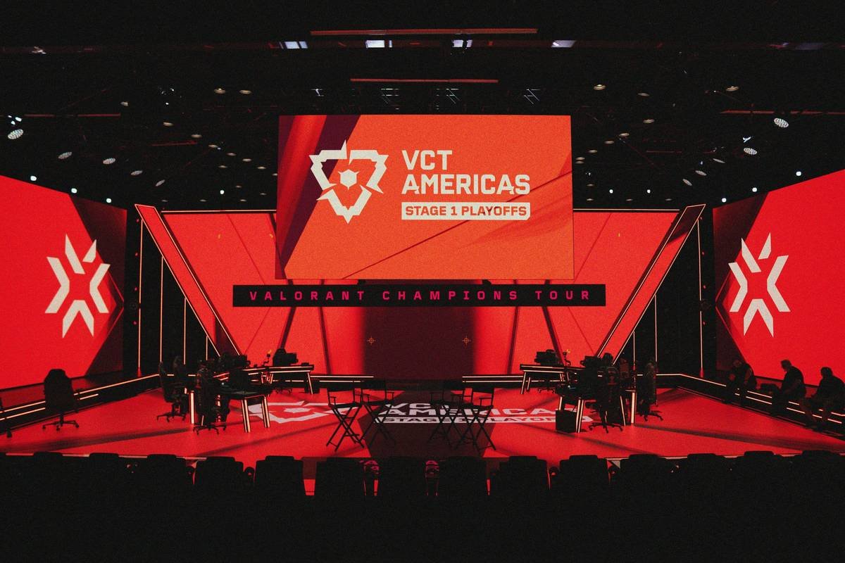 Infographic showing evolution of Overwatch League championship formats from Season 1 to Season 6, including tournament structures, prize pools, and viewership peaks